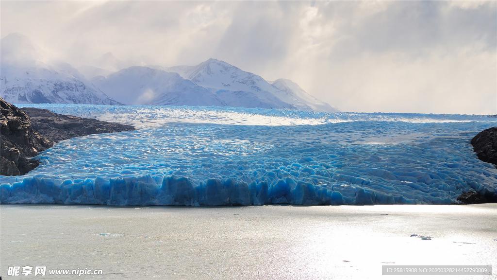 雪山冰川图片