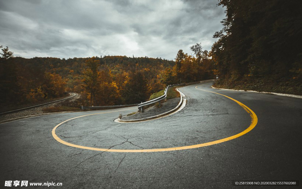 公路山路小径小道图片