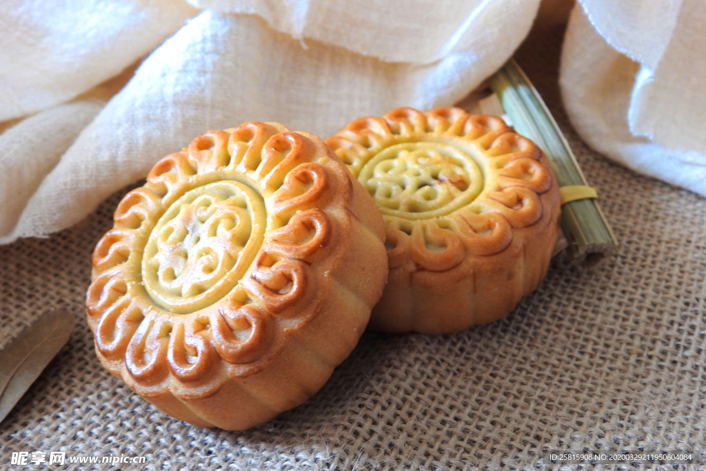 月饼中秋礼盒点心图片