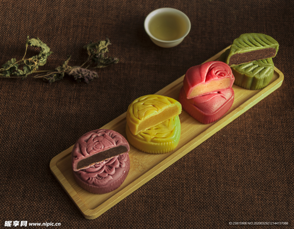 月饼中秋礼盒点心图片