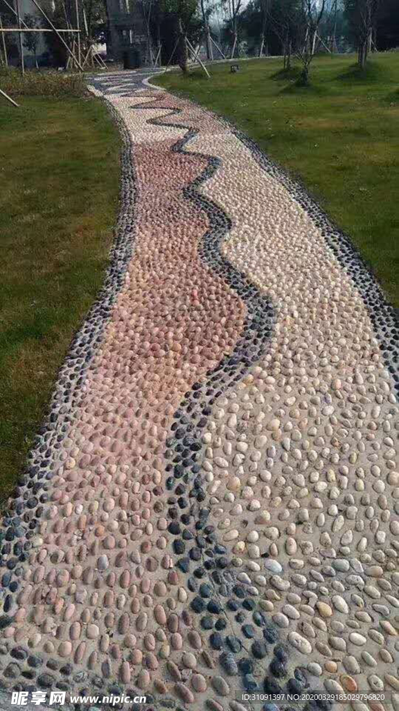 公园铺贴石头