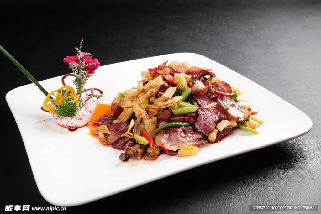 百椒脆笋野猪肉