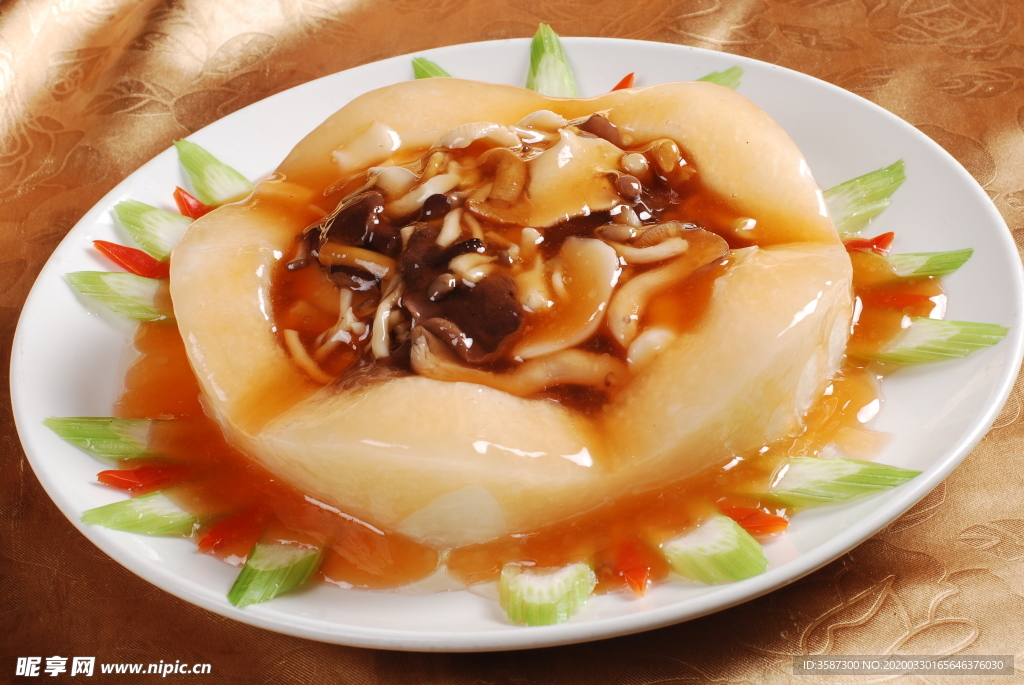 鲍汁白玉野山菌