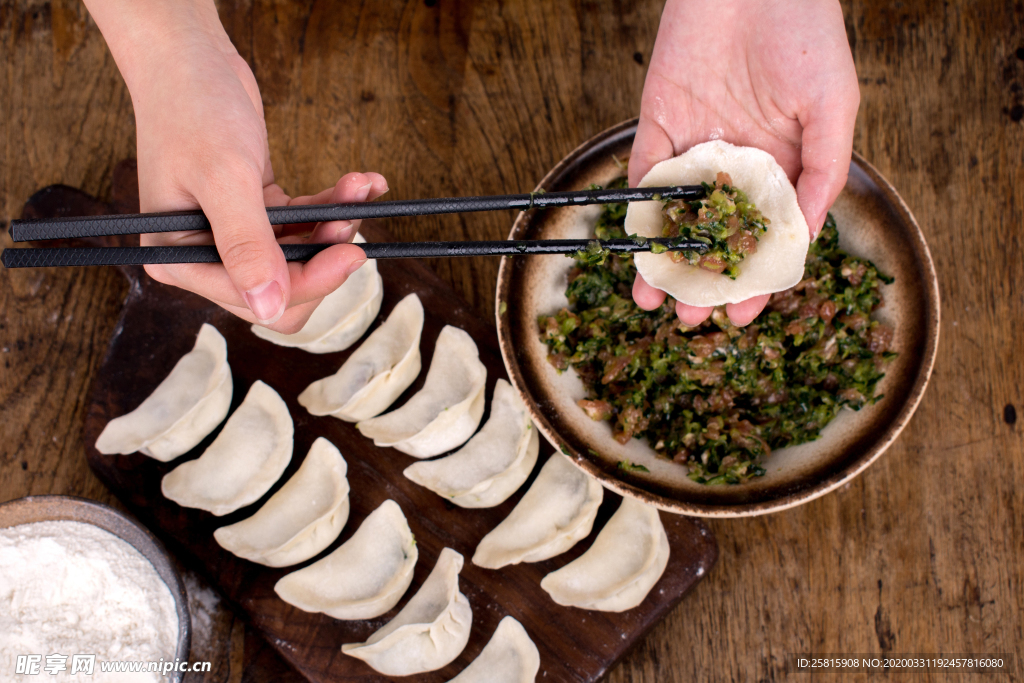 饺子锅贴馄饨图片