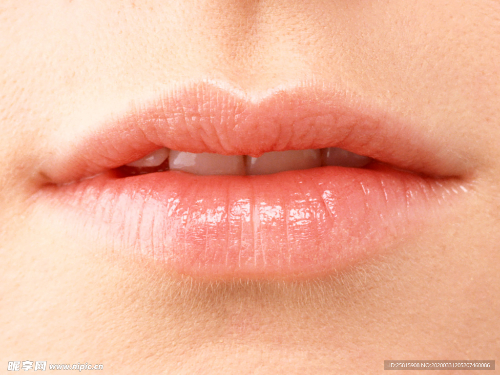 嘴唇接吻唇角口红图片