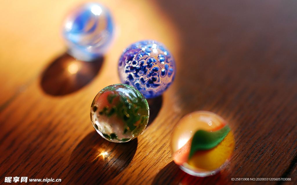 玻璃球弹珠图片