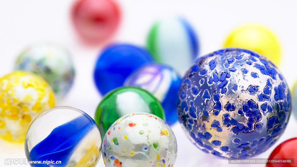 玻璃球弹珠图片