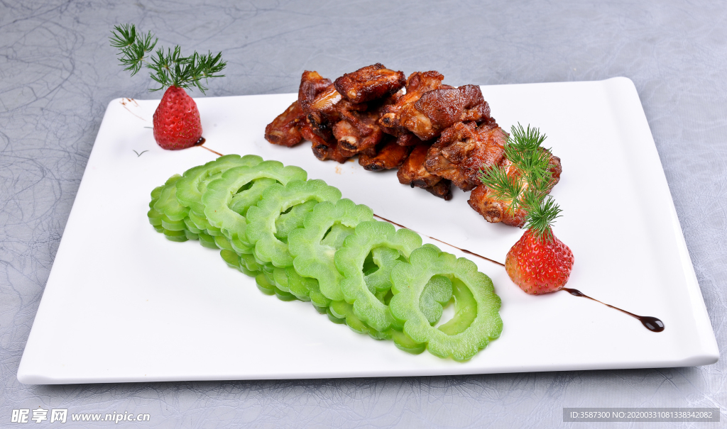 葱油凉瓜拌黑椒小排