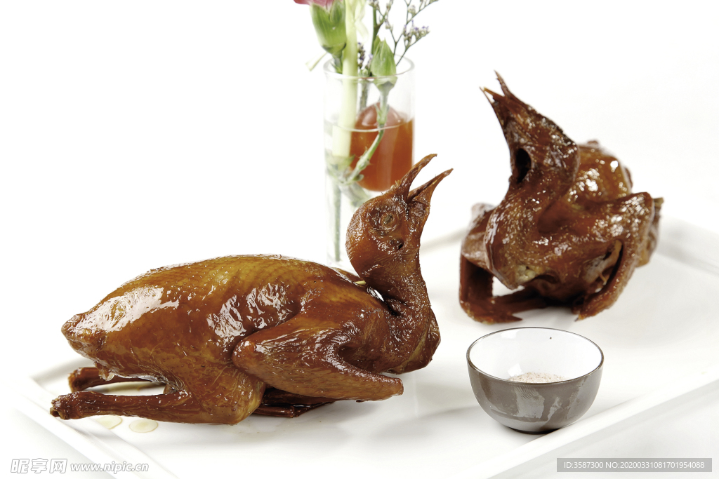 吊烧乳鸽 烤乳鸽