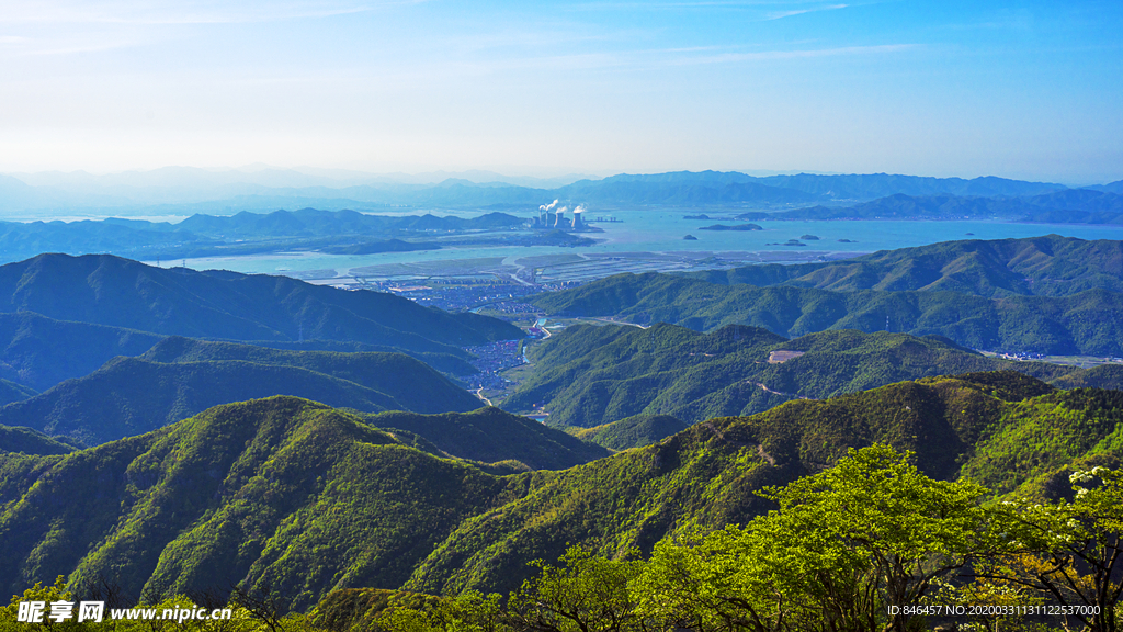 群山