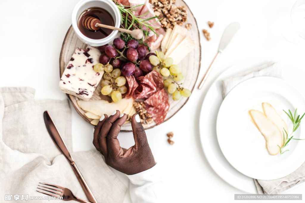 高级西餐厅西式水果沙拉摆盘桌布