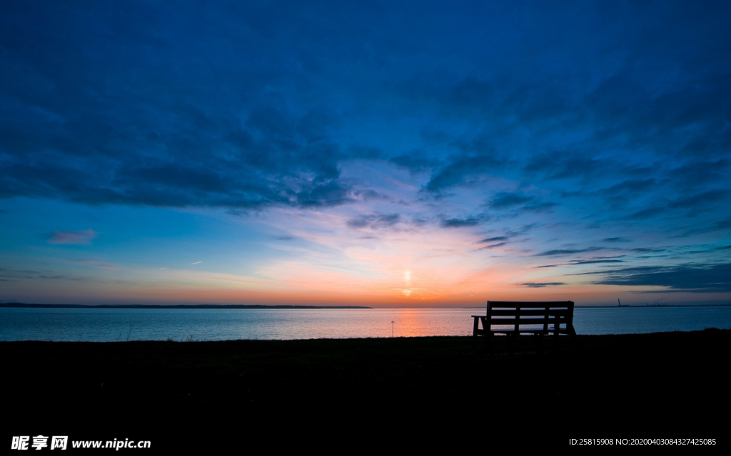 长椅坐垫椅子凳子图片