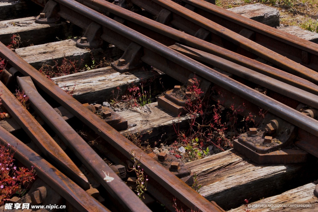 铁路铁轨轨道图片