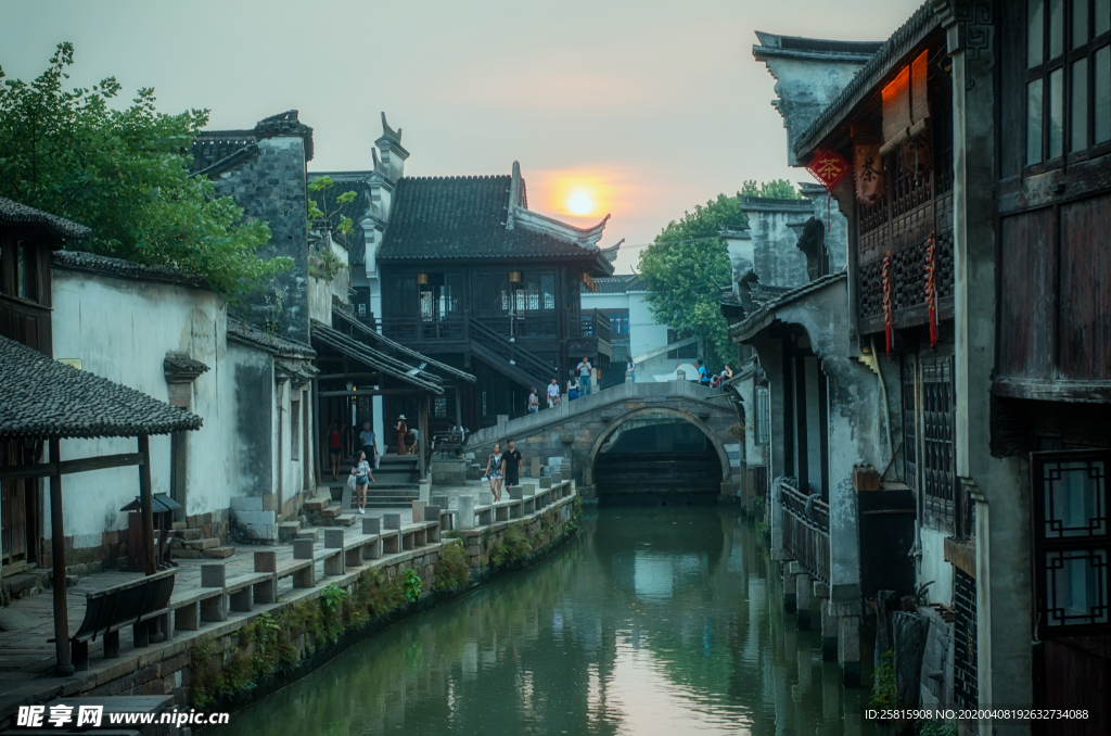 江南水乡运河园林图片