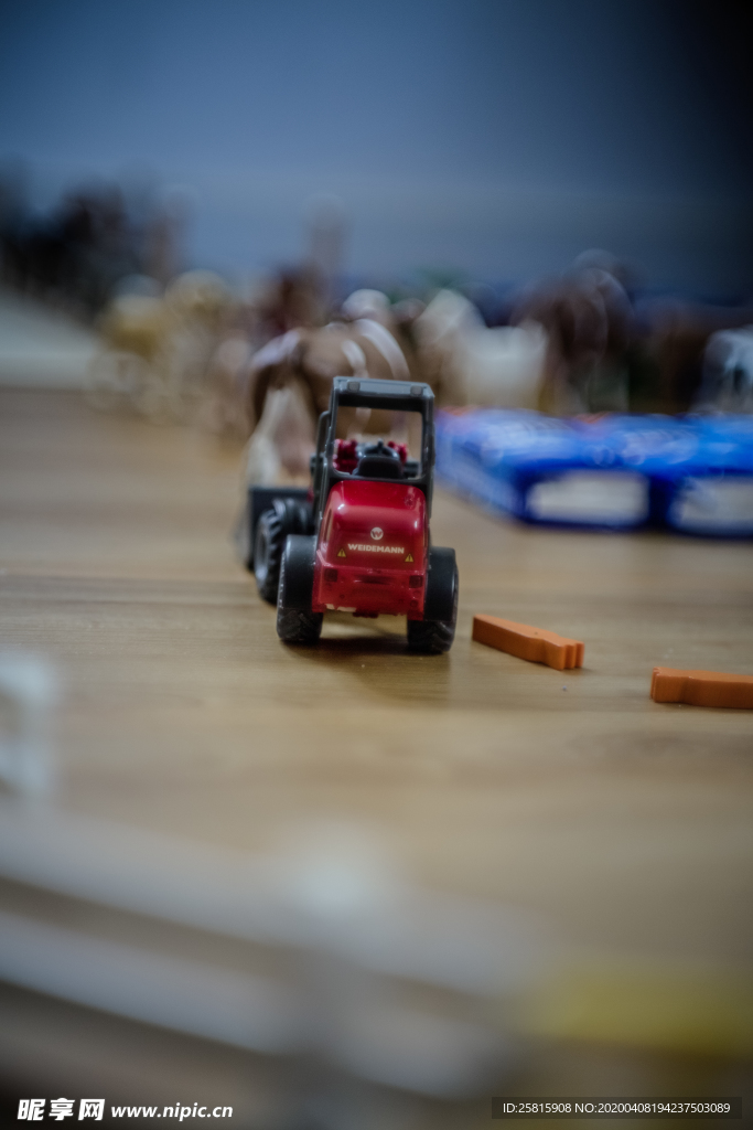 玩具汽车图片