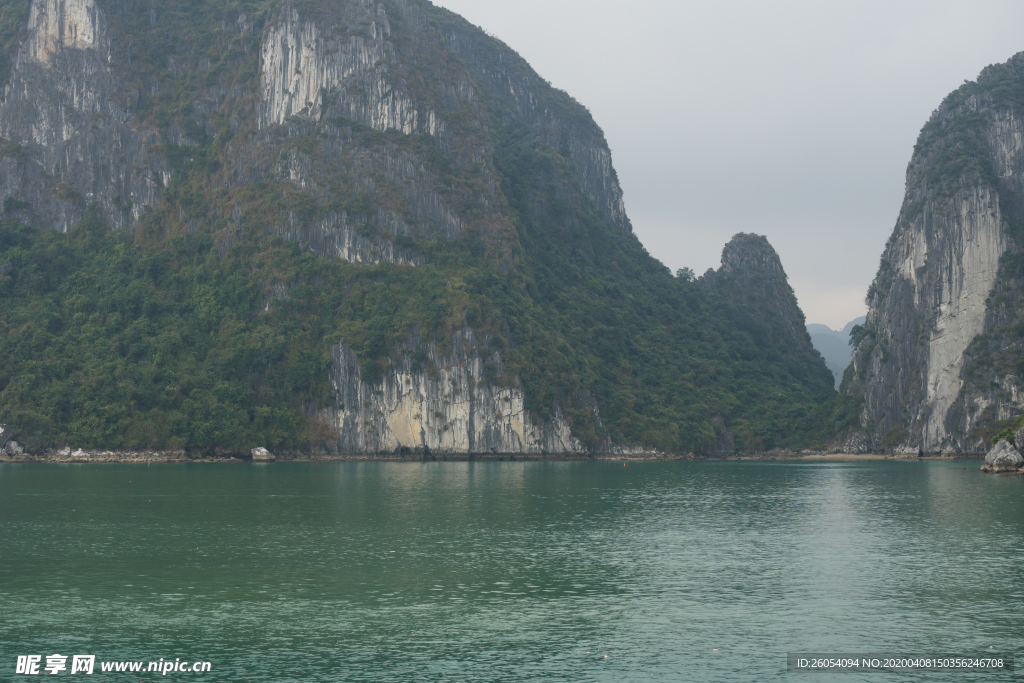 山川 湖泊 倒影