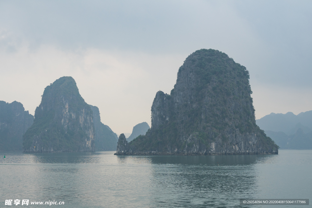 山川 湖泊 倒影