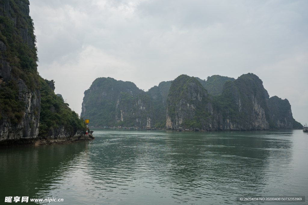 山川 湖泊 倒影