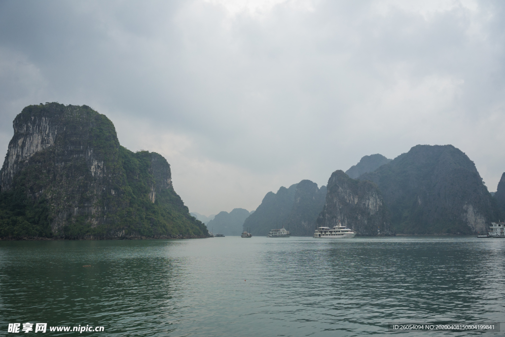 山川 湖泊 倒影
