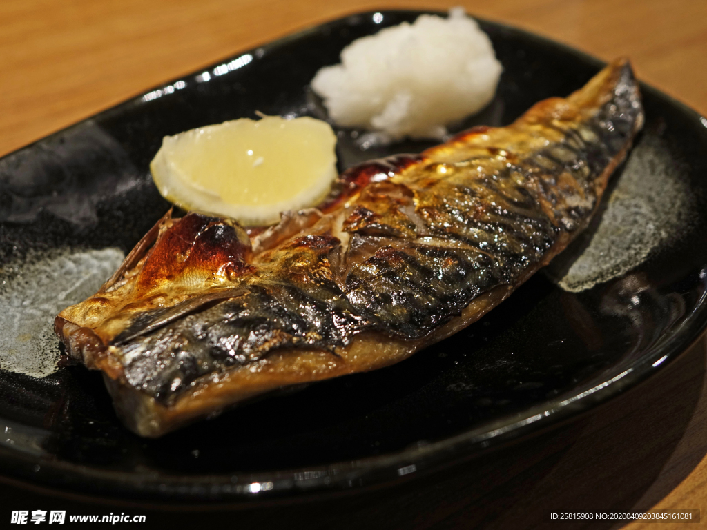 烤肉撸串烤鱼烧烤图片