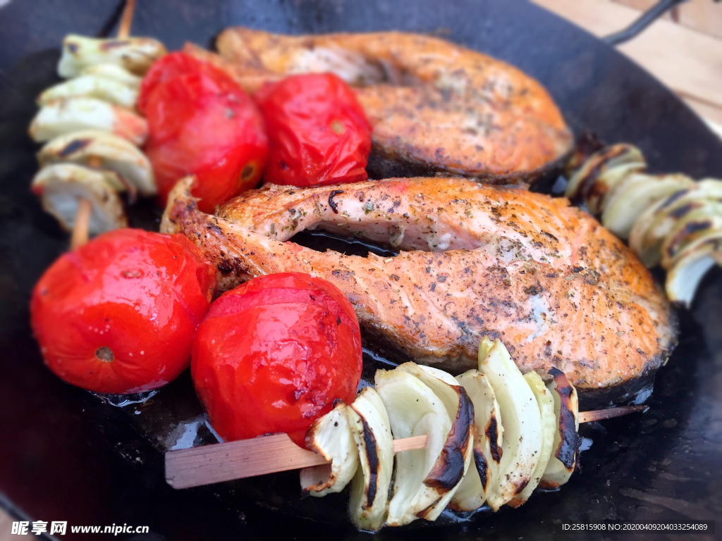 烤肉撸串烤虾烧烤图片