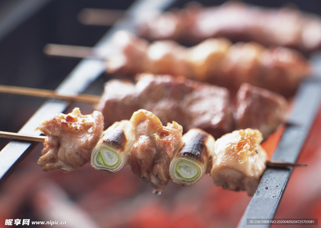 海鲜烧烤扇贝鲍鱼图片