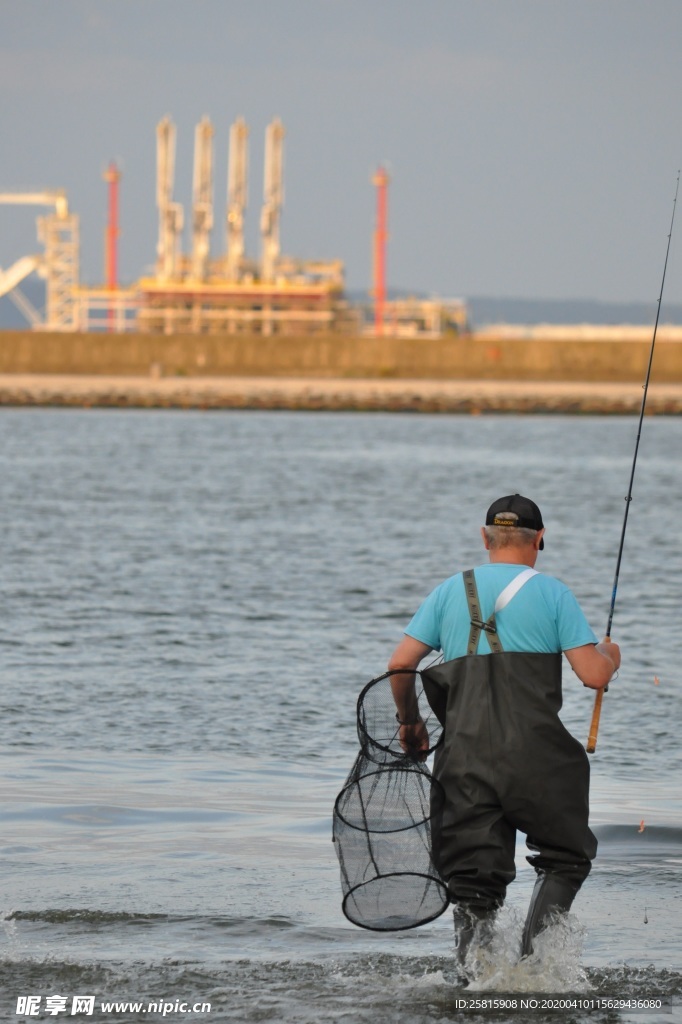 钓鱼垂钓捕鱼抓鱼图片