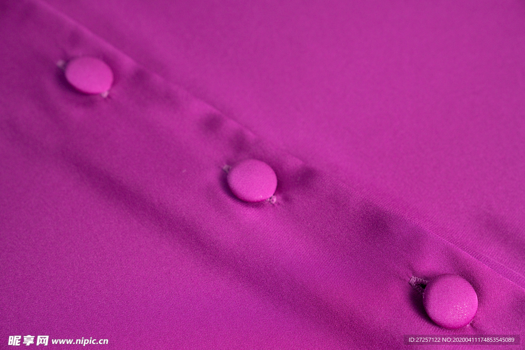 紫色纽扣高清图