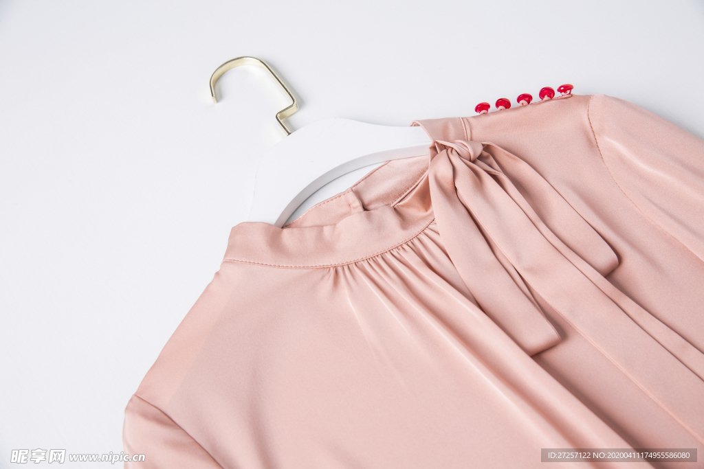 粉色长衫平铺图