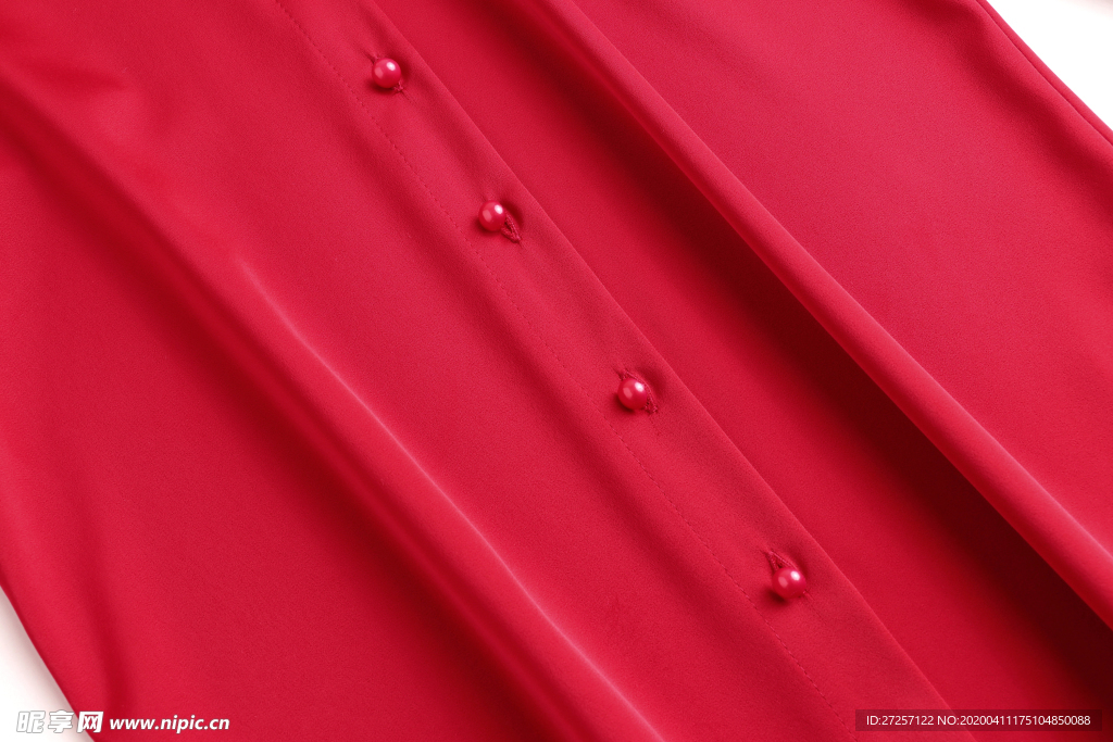 红色圆纽扣精修图