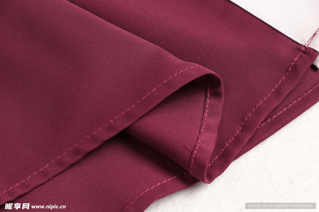 玫瑰红连衣裙布质