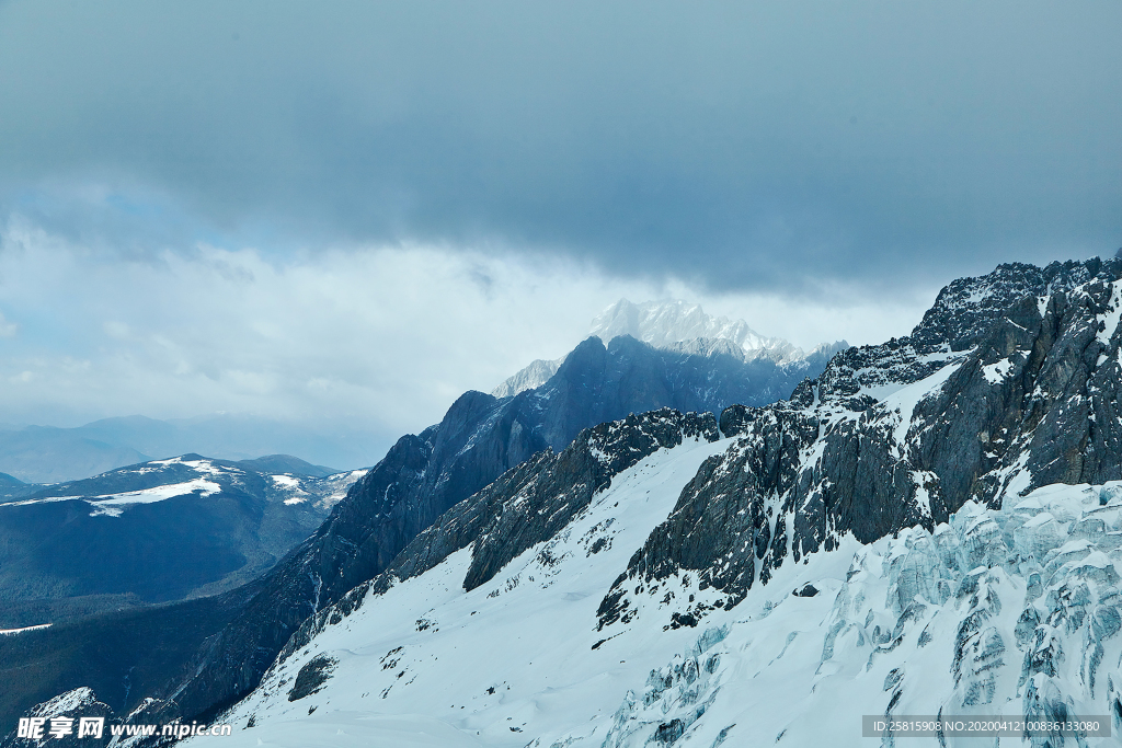 雪山冰川自然图片