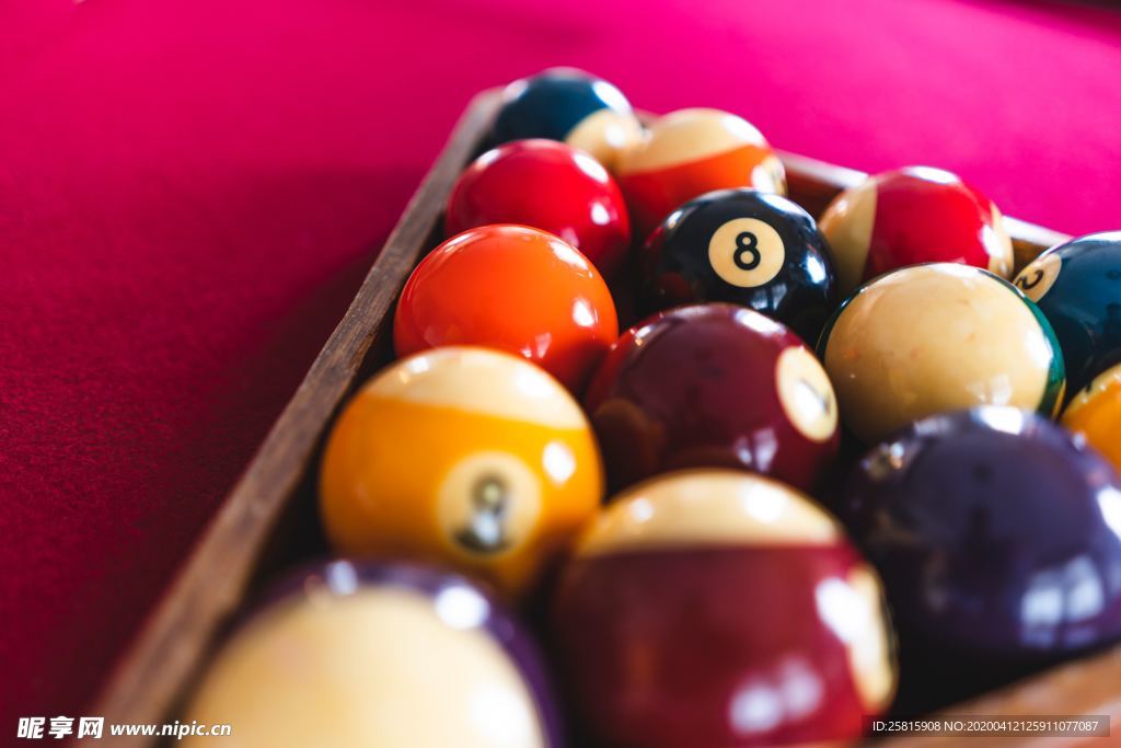 台球桌球球杆球桌图片