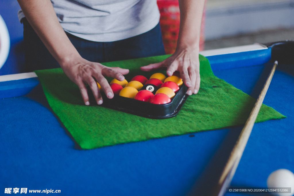 台球桌球球杆球桌图片