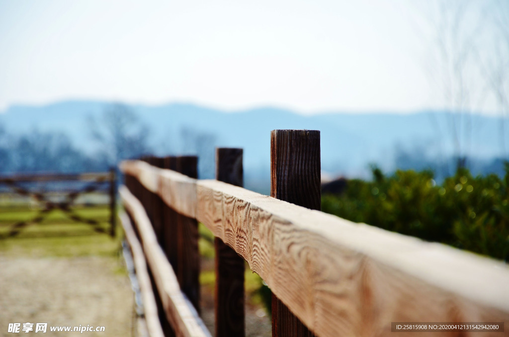 栅栏篱笆木栏围栏围墙图片