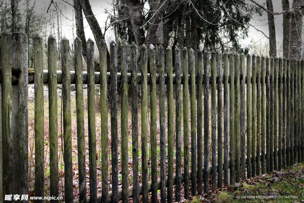 栅栏篱笆木栏围栏围墙图片