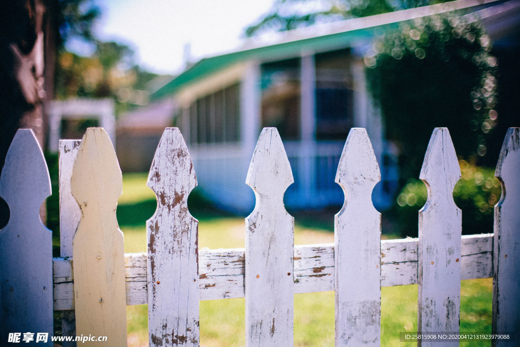 栅栏篱笆木栏围栏围墙图片
