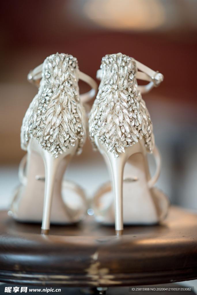 高跟鞋高跟靴高底鞋图片