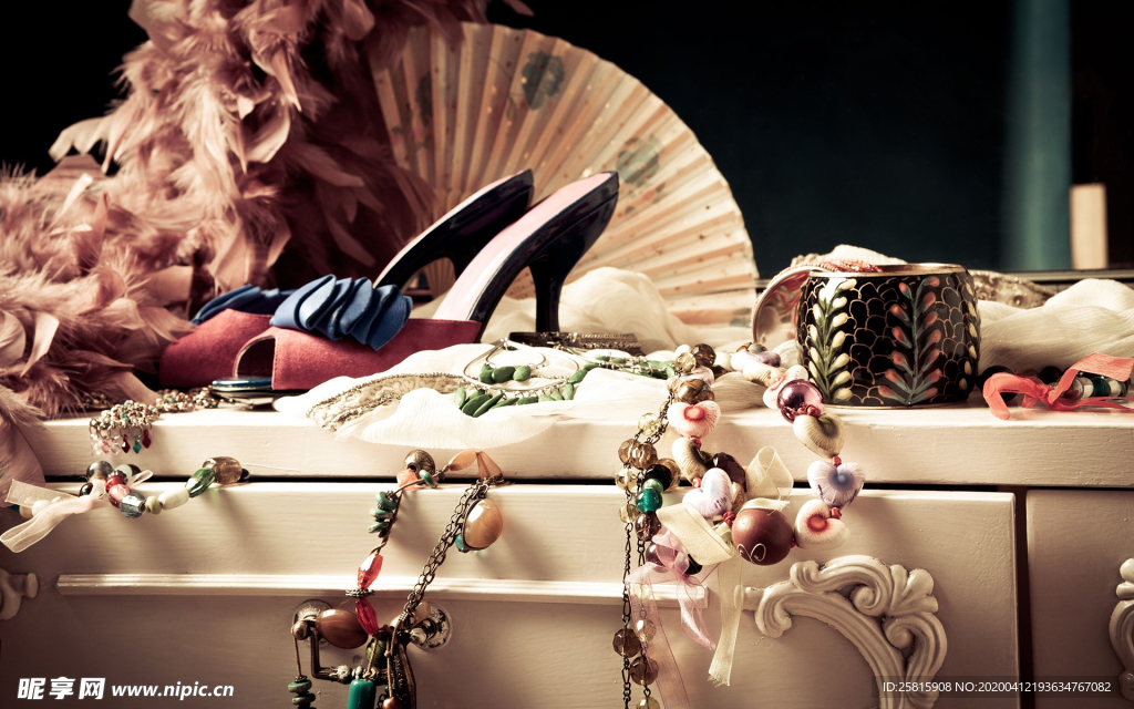 高跟鞋高跟靴高底鞋图片