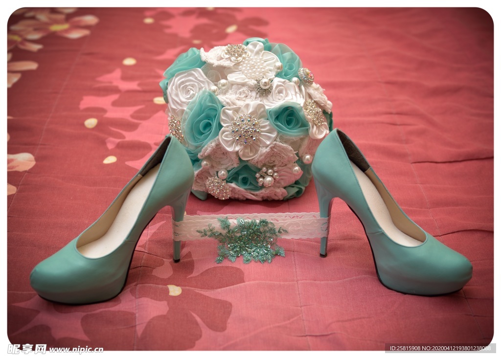 高跟鞋高跟靴高底鞋图片