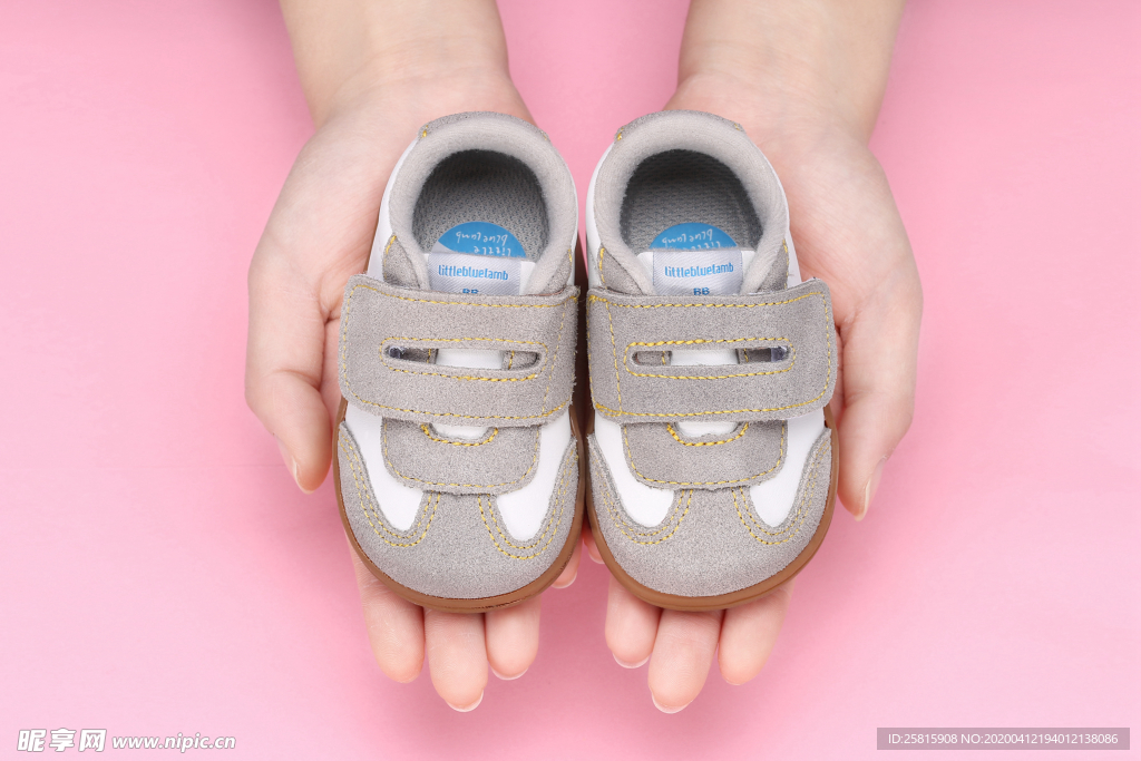 童鞋童靴儿童鞋子图片