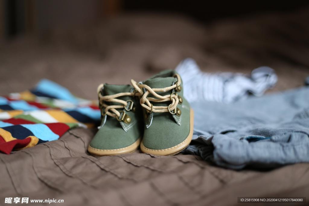 童鞋童靴儿童鞋子图片