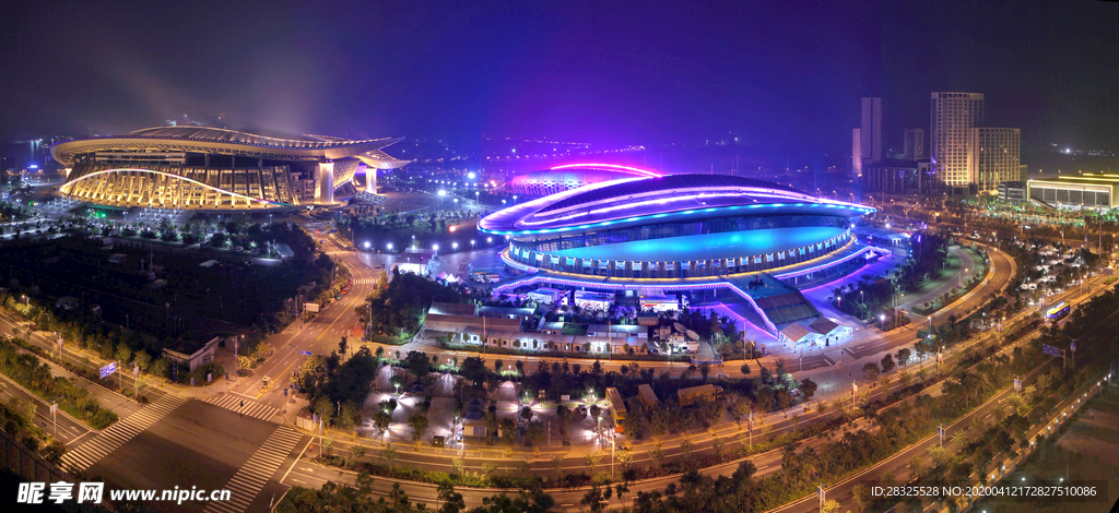 广西体育中心夜景