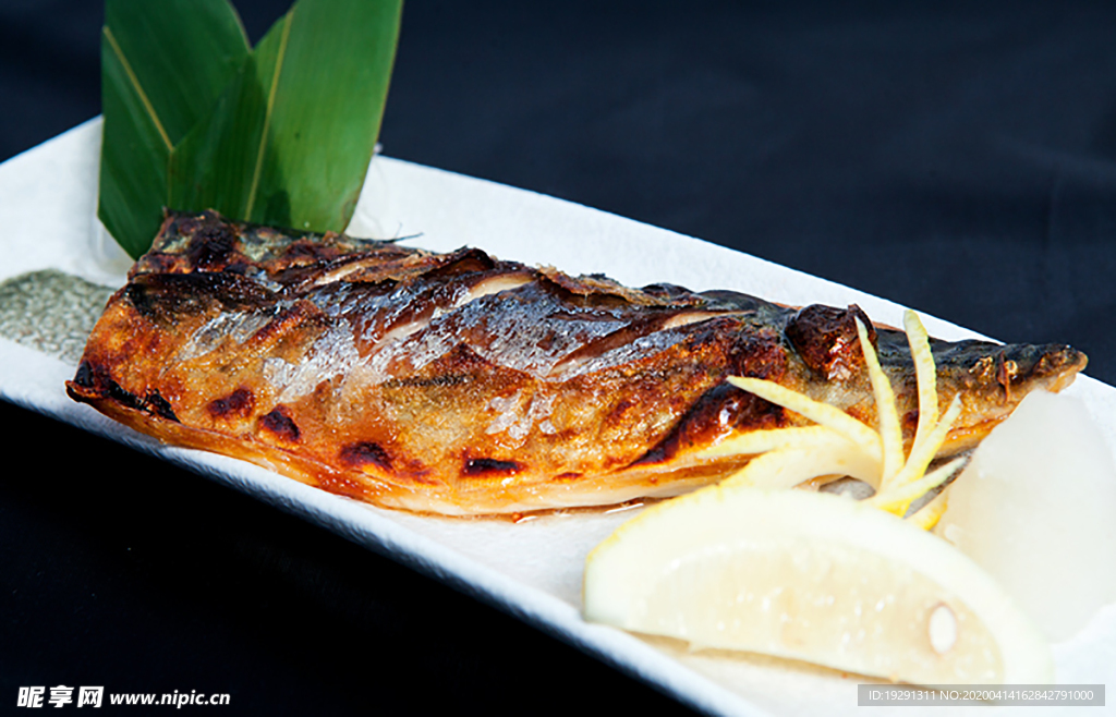 盐烤青花鱼