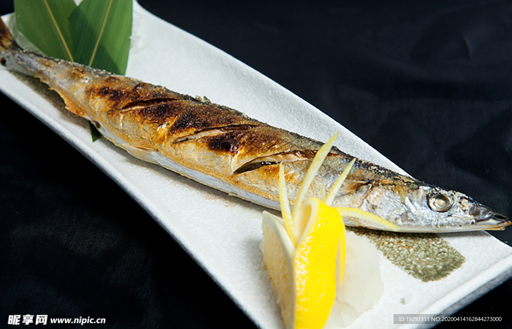 盐烤秋刀鱼