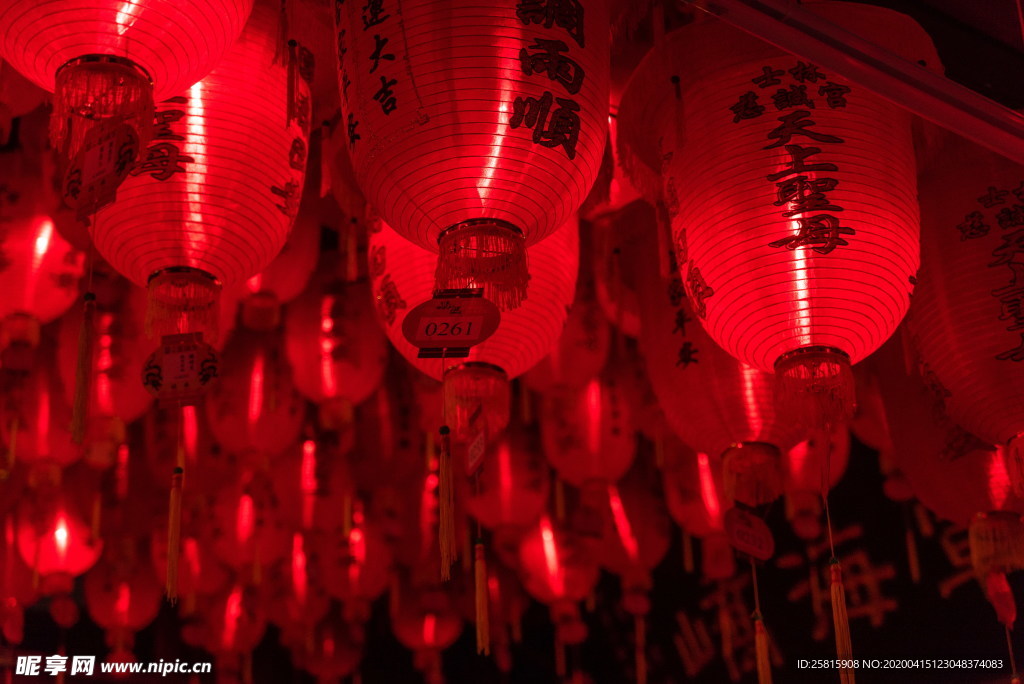 灯笼彩灯图片