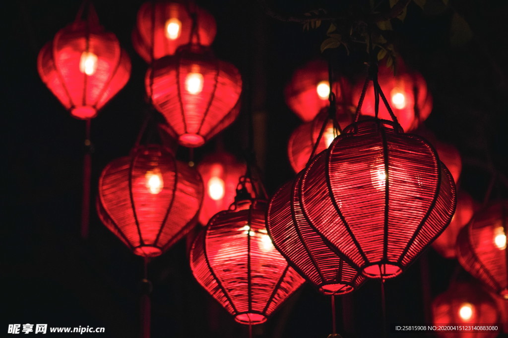 灯笼彩灯图片