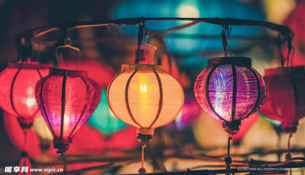 灯笼彩灯图片