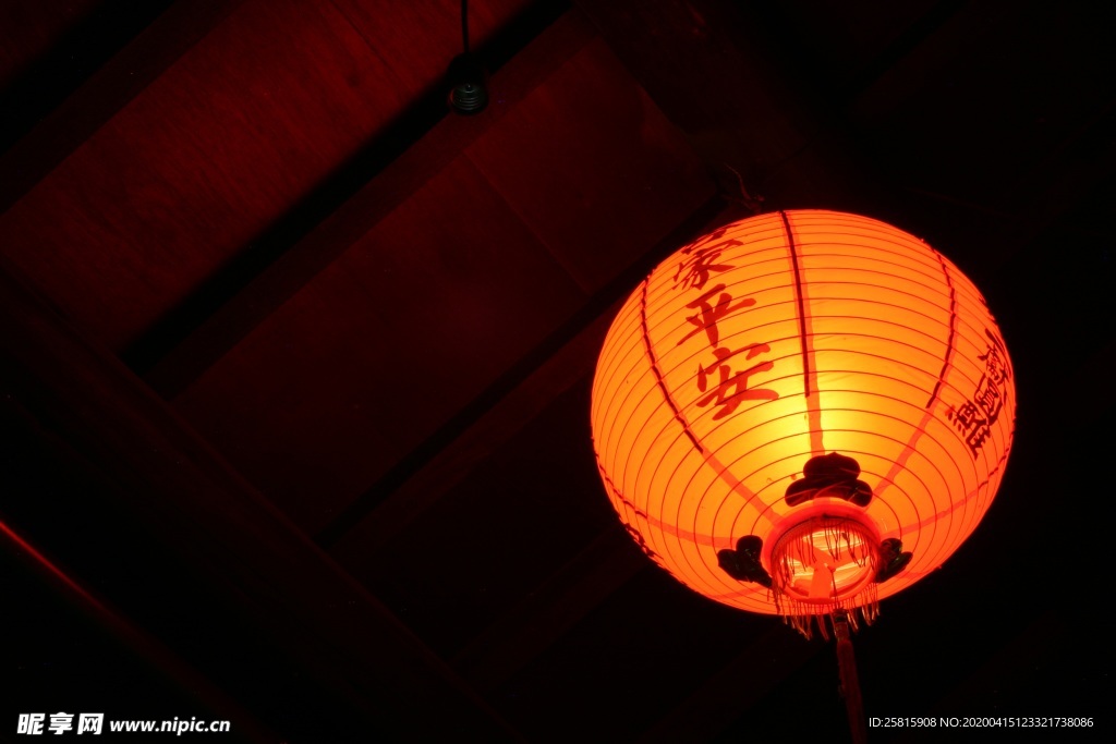 灯笼彩灯图片