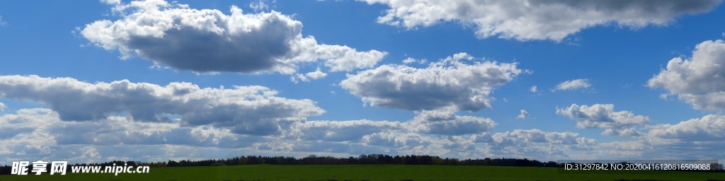 蓝天白云草地